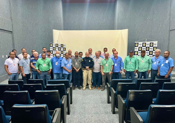 Reunião entre representantes de usinas e da PRF debatem as regras transporte de cana em AL