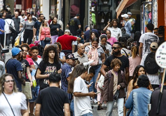 Salários ajudam a reduzir pobreza em 22 regiões metropolitanas