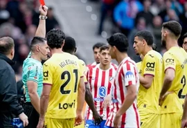Expulsão inusitada: jogador pega nas partes íntimas de rival e é expulso em La Liga