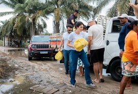 Maria Tavares e “os cabas de Maceió” fazem ação social em Marechal Deodoro