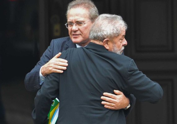 Renan Calheiros sai em defesa de Lula: deve ser candidato