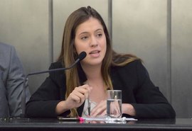 Cibele Moura apresenta na ALE cinco indicações para obras de infraestrutura em Marechal