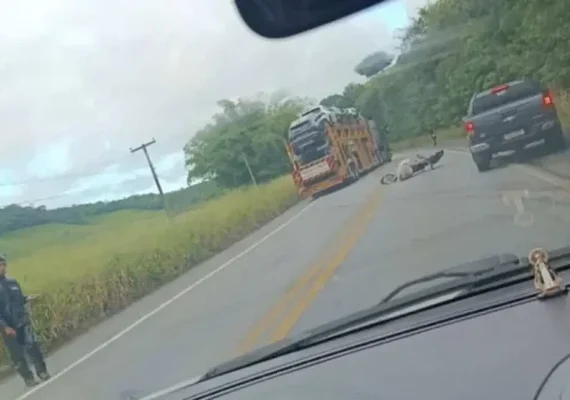 Acidente na BR-104 entre Branquinha e Murici deixa trânsito lento nesta sexta-feira