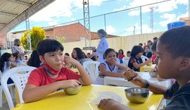 Comunidade escolar e Unicafes comemoram reforço de alimentos saudáveis na merenda de Maceió