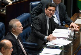 Renan Calheiros: 'Falta saber quanto Sérgio Moro embolsou para corromper o sistema Judiciário'
