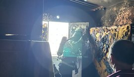 Incêndio destrói cômodo de residência no Jacintinho, em Maceió