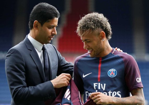 Dono do PSG diz ter 2000% de certeza que Neymar fica