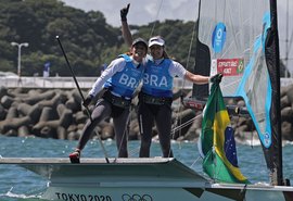 Martine Grael e Kahena Kunze conquistam a medalha de ouro na vela e são bicampeãs olímpicas