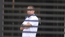 Defesa de Jair Bolsonaro solicita liberação de visitas domiciliares de Flávio