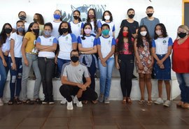 Contra o racismo: alunos de escola pública produzem e-book com mensagens em espanhol