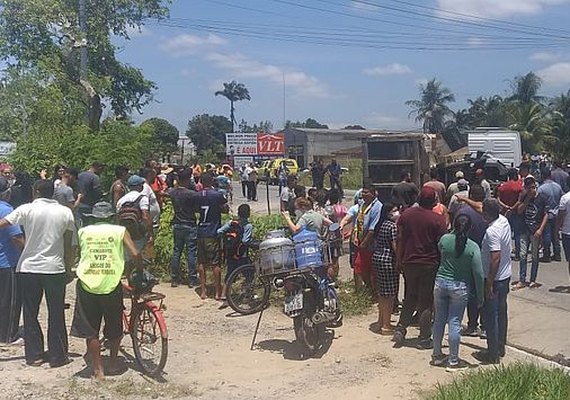 Mulher é atingida por caminhão e fica ferida em trecho da BR-104,  Rio Largo