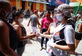 Governo de AL realiza entrega de máscaras em bairros mais populosos de Maceió