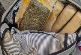 Mulheres são presas em Piaçabuçu e quatro tabletes de maconha são apreendidos