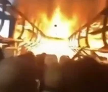 Vídeo: Trem pega fogo no Centro de São Paulo e paralisa linhas de metrô