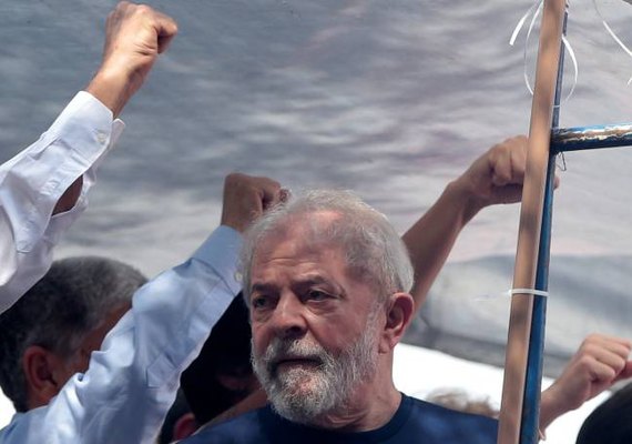 Presidente do STJ nega 143 habeas corpus em favor de Lula