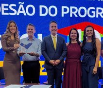 Wagney Dantas comemora conquista da Educação de Batalha em solenidade do Prêmio Escola 10