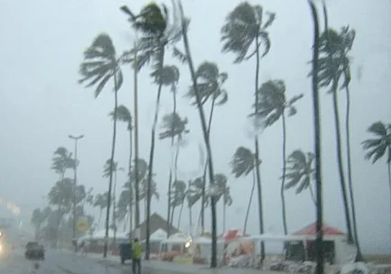 Inmet mantém alerta de chuvas intensas para todo estado de Alagoas