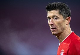 Lewandowski está fora de jogo entre Bayern e PSG