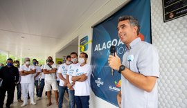 Alagoas Maior entrega placas de energia solar ao Apiário Zumbi