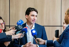 Ministro diz que fusão entre Azul e Gol pode reduzir preço de passagem