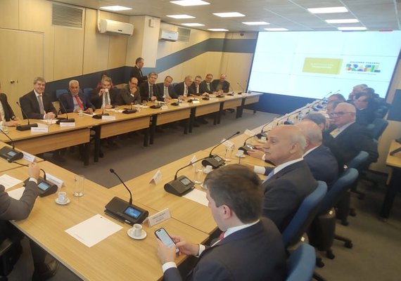Com a ajuda de FF, setor sucroenergético de AL tenta “salvar” etanol em Brasília