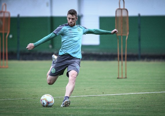 CSA acerta contratação com o atacante Aylon