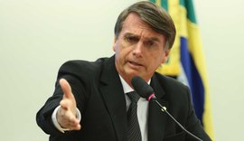 Bolsonaro se esconde no banheiro para escapar de xingamentos