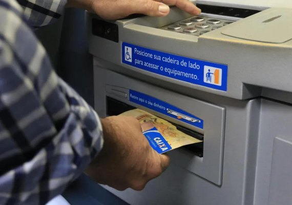 Alagoas antecipa salário de março e injeta R$ 600 milhões na economia