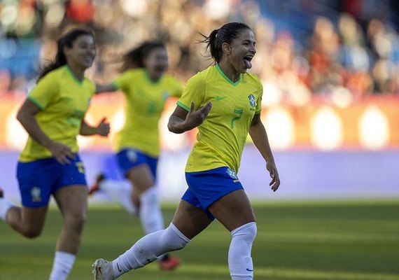 Com gol no fim, seleção feminina vence na estreia de Arthur Elias