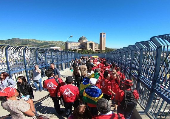 Mesmo com crítica do santuário, petistas vão a Aparecida rezar por Lula