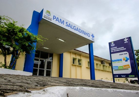 Funcionários que cuidam da limpeza do PAM Salgadinho paralisam atividades