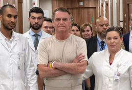 Bolsonaro deixa o hospital após 21 dias internado