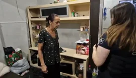 Exploração sexual: polícia prende avó que 'vendia' netas menores de idade para piloto