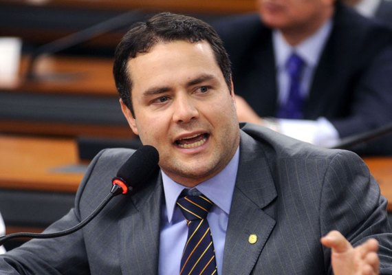 Renan Filho envia projeto à ALE para reajuste de 2,95% para servidores estaduais