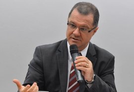 Carlos Gabas se recusa a falar sobre o 'calote' de R$ 5 milhões na compra de respiradores