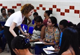Programa Ela Pode capacita mulheres em Maceió