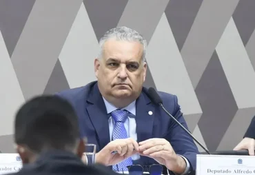 Gaspar pode trocar “vaga” no Senado por segundo turno ao governo de AL