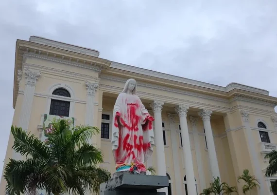 VÍDEO: Polícia investiga vandalismo em escultura de Nossa Senhora de Fátima, em Maceió