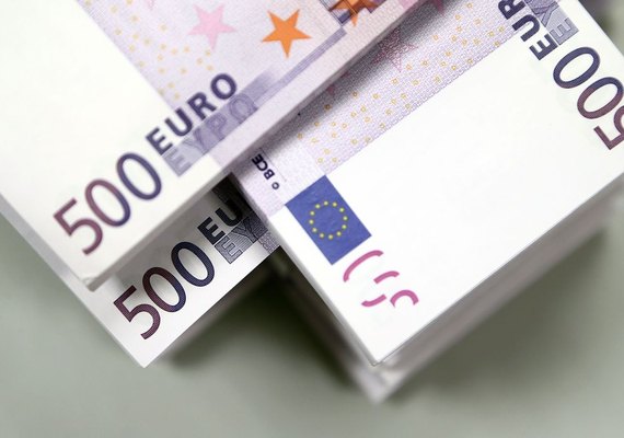 Dólar e euro podem atingir paridade pela primeira vez