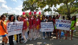 Escola de Maceió realiza Copa Feminina de Futsal em praça pública