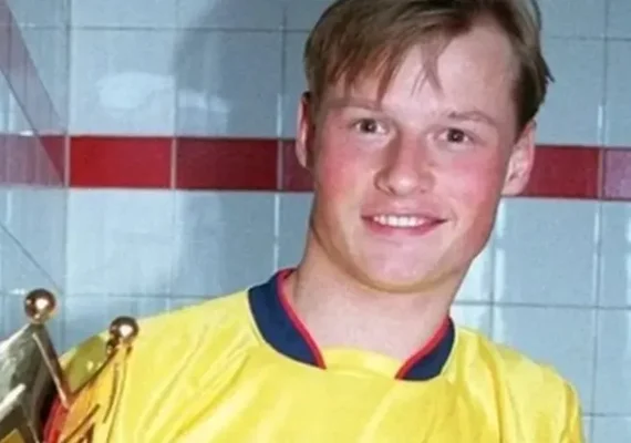 Ex-goleiro Alexander Manninger morre em acidente de trânsito na Áustria