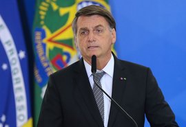 Bolsonaro diz que tratoraço é invenção e chama jornalistas de canalhas