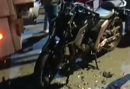 Jovem morre após colidir com ônibus na Fernandes Lima em Maceió