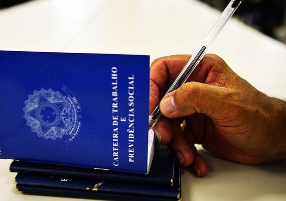 Brasil atinge recorde de 66,8% dos trabalhadores contribuindo para a Previdência