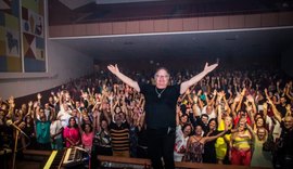 Guilherme Arantes emociona público na abertura do Festival de Música de Penedo