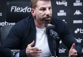 Pedrinho explica saída de Renato do Vasco e critica postura do treinador