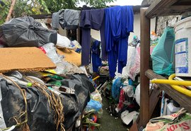 Seis toneladas de entulhos são recolhidas de duas residências no São Jorge