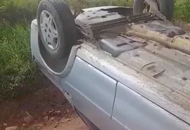 Idoso é prensado pelo próprio carro e resgatado por moradores em Igaci