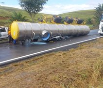 Médica e estudante de medicina morrem após carreta tombar sobre veículo em Alagoas