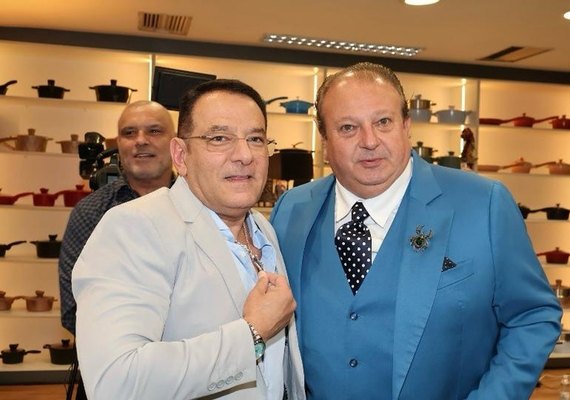 Erick Jacquin e personalidades movimentam a Vila Mariana em inauguração exclusiva da Moncoc